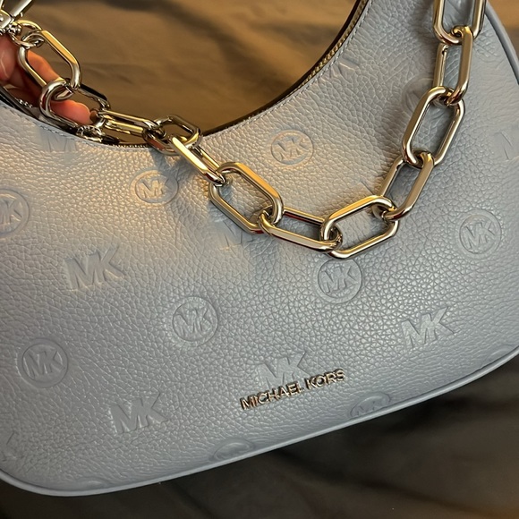 Michael Kors CORA Medium Zip Pouchette Chain Shoulder Crossbody Bag in pale blue - Picture 6 of 10
